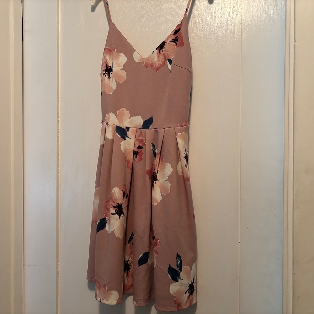 Short Soprano Pink Flowered Dress